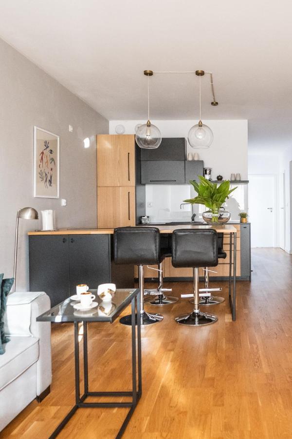 Krucza Apartment ~ Self Check-In 24H ~ Parking And Lift Wrocław Extérieur photo